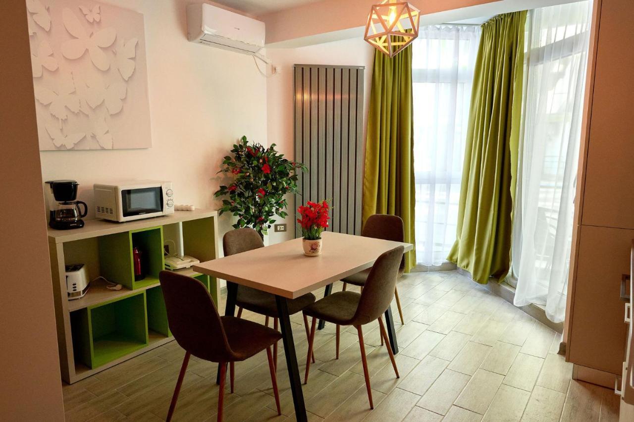 Orizont Sea View Apartment- Spa N Pools Beach Resort Mamaia Exterior photo